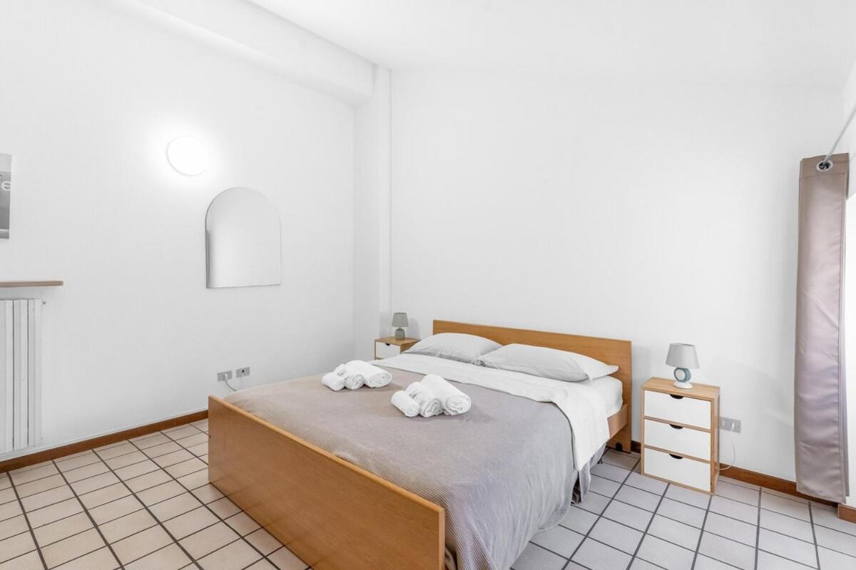 Apartment Downtown Peschiera, Easy With Wi-fi And Parking *